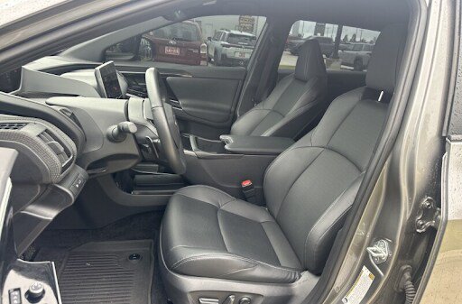 Used 2023 Subaru Solterra AWD image 3