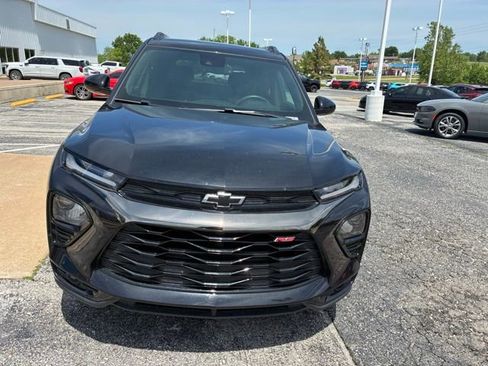 Used 2023 Chevrolet TrailBlazer RS w/ Convenience Package FWD image 3
