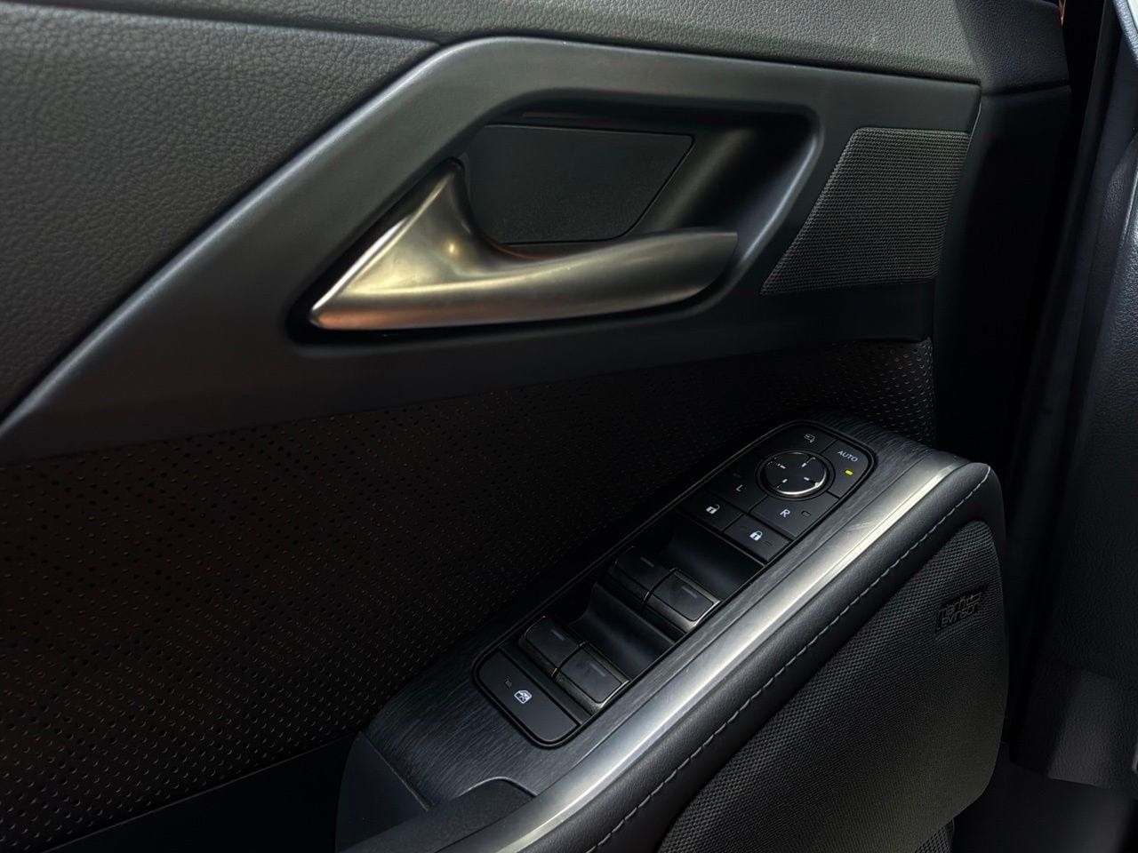 Used 2024 Lexus GX 550 w/ Accessory Package (2T) AWD/4WD image 32