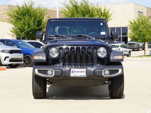 Used 2023 Jeep Gladiator Sport AWD/4WD image 2
