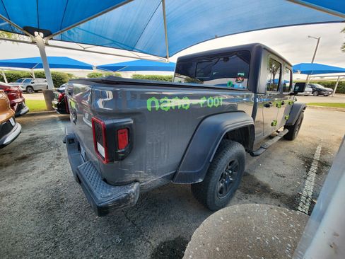 Used 2021 Jeep Gladiator Sport AWD/4WD image 4