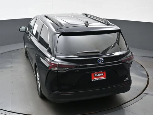 Used 2024 Toyota Sienna XLE FWD image 41