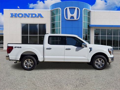 Used 2025 Ford F150 Lariat w/ FX4 Off-Road Package image 2