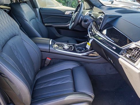 New 2026 BMW X7 M60i image 19