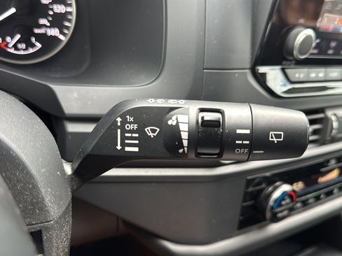 Used 2024 Nissan Pathfinder S AWD/4WD image 29