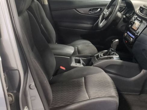 Used 2017 Nissan Rogue SV AWD/4WD image 25