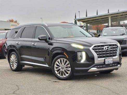 Used 2020 Hyundai Palisade Limited w/ Winter Weather Package image 2