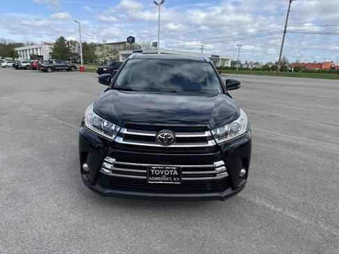 Used 2017 Toyota Highlander Limited image 2