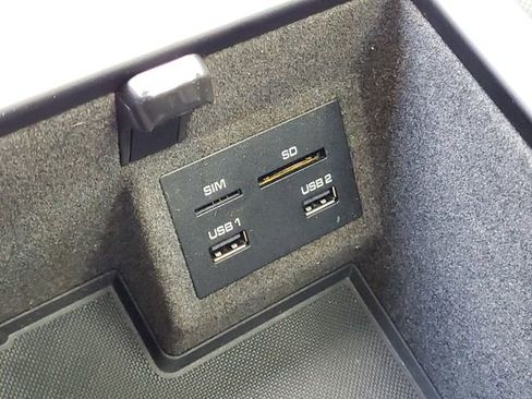 Used 2019 Porsche Macan AWD/4WD image 31