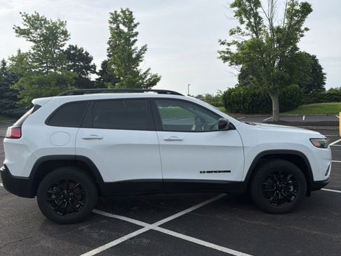 Used 2023 Jeep Cherokee Altitude Lux AWD/4WD image 4