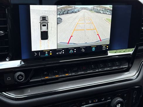 Used 2022 Chevrolet Silverado 1500 ZR2 w/ Technology Package AWD/4WD image 26