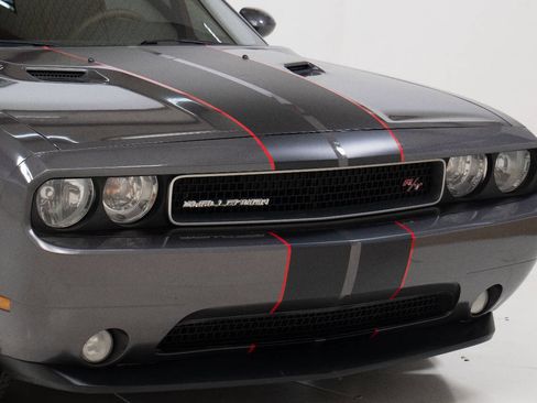 Used 2013 Dodge Challenger R/T image 9