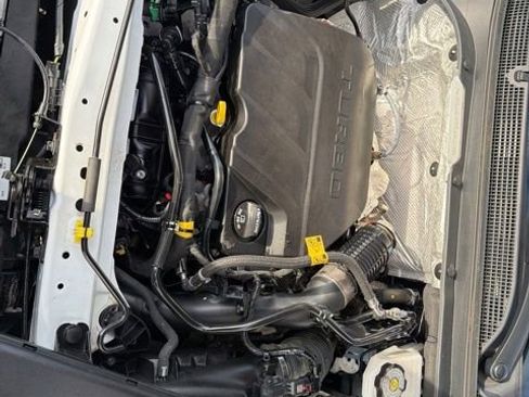 Used 2024 Chevrolet Trax LT w/ Driver Confidence Package image 13