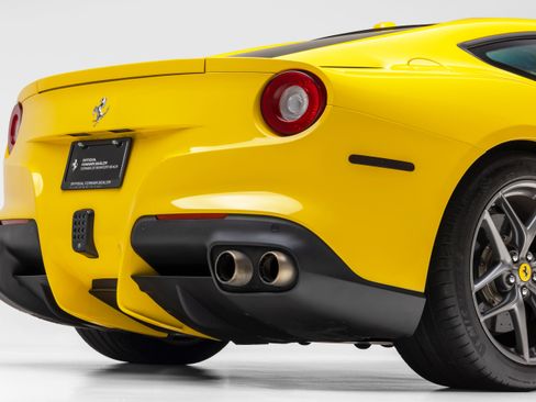 Certified 2017 Ferrari F12 Berlinetta RWD image 17