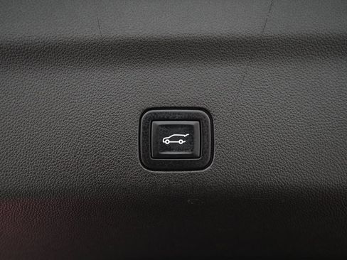 Used 2022 GMC Yukon Denali image 15