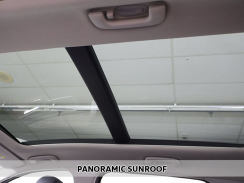 Used 2022 Kia Sorento S w/ Panoramic Sunroof Package AWD/4WD image 4