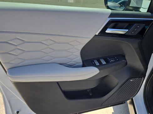Used 2025 Mitsubishi Outlander SEL FWD image 18