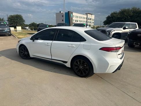 Used 2023 Toyota Corolla SE FWD image 5