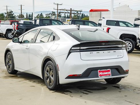 New 2026 Toyota Prius Plug-In Hybrid image 5