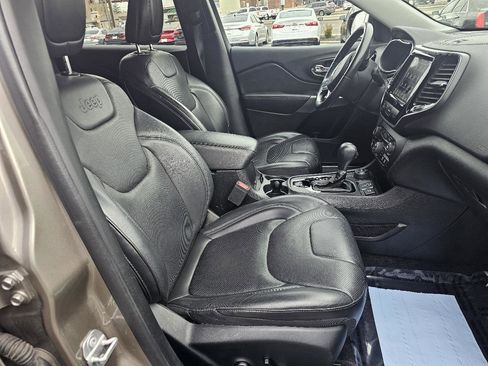 Used 2019 Jeep Cherokee Limited w/ Luxury Group image 49