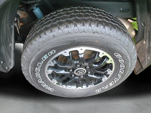 Used 2024 Toyota Tundra SR5 w/ TRD Off-Road Package AWD/4WD image 27