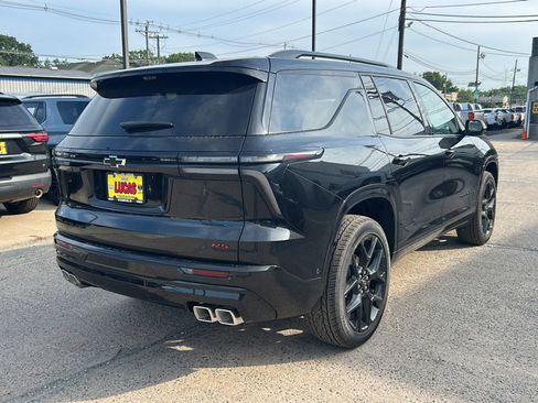 New 2026 Chevrolet Traverse RS w/ LPO, Floor Liner Package AWD/4WD image 8