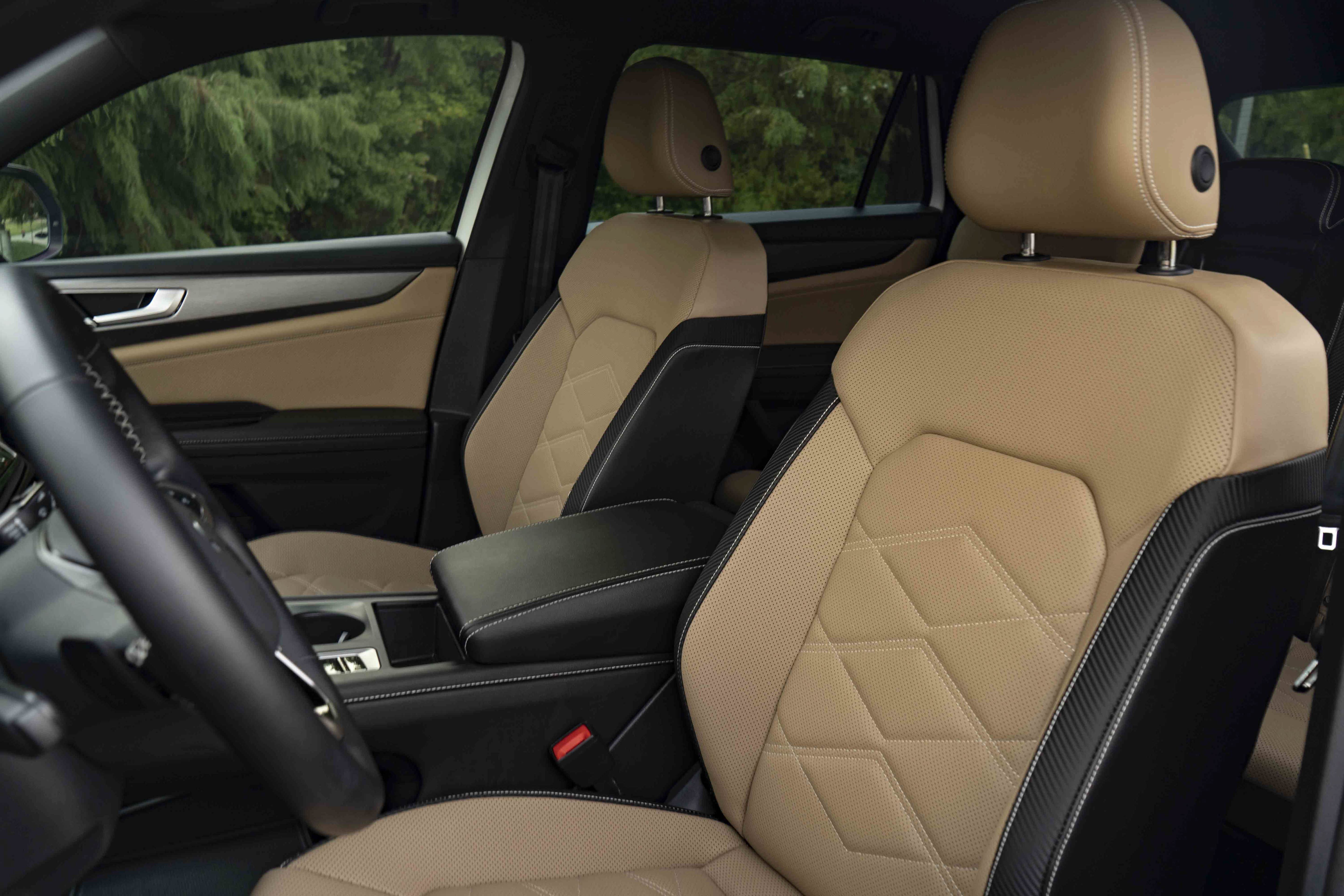 Certified 2024 Volkswagen Atlas Cross Sport SE FWD image 14