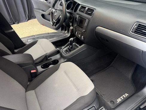 Used 2017 Volkswagen Jetta S image 17