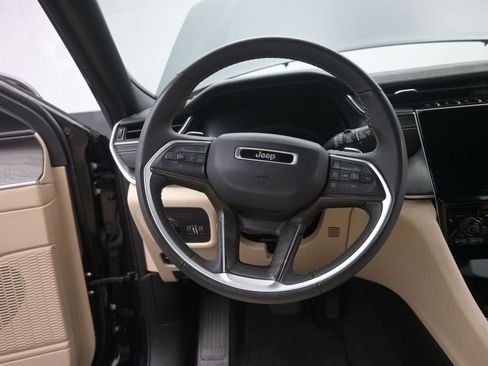 Used 2024 Jeep Grand Cherokee Limited AWD/4WD image 26