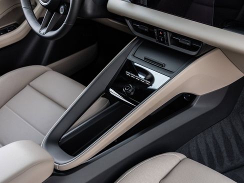 New 2025 Porsche Macan 4S Electric image 34