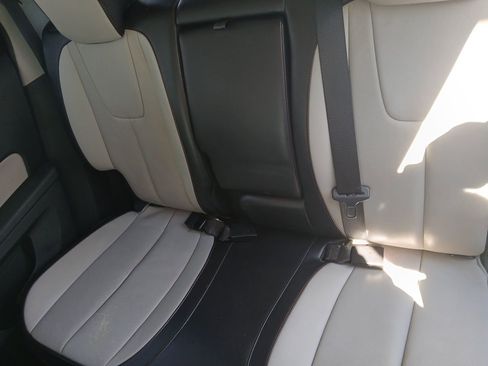 Used 2011 GMC Terrain SLT image 15