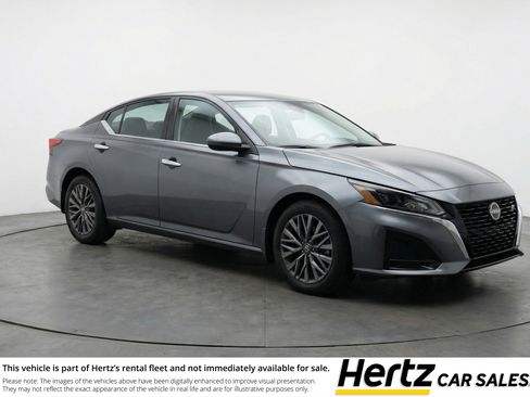 Used 2025 Nissan Altima 2.5 SV FWD image 1