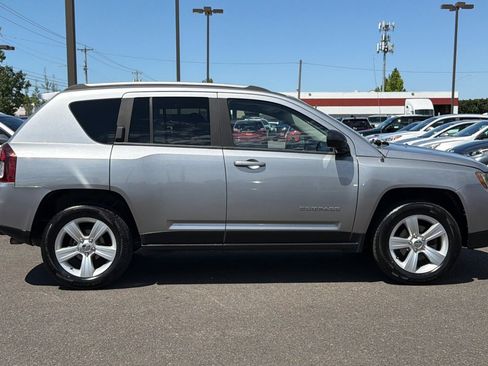 Used 2016 Jeep Compass Sport w/ Power Value Group AWD/4WD image 3