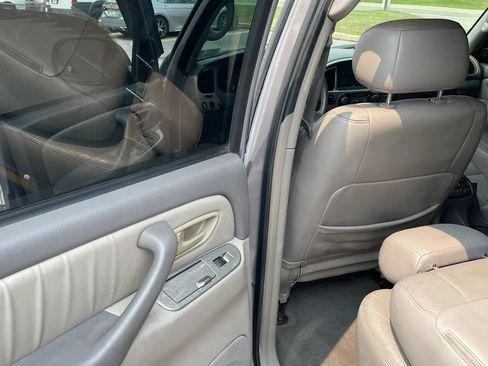 Used 2002 Toyota Sequoia Limited RWD image 30