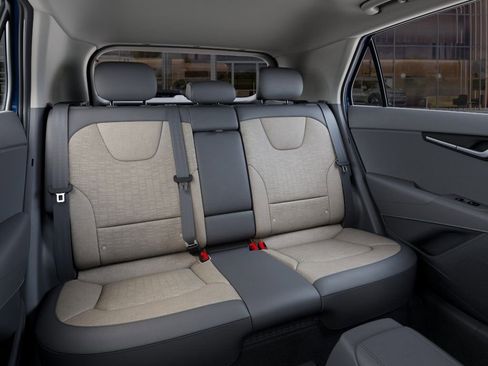 New 2025 Kia Niro SX Touring image 16