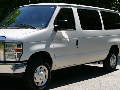 Used 2014 Ford E-350 and Econoline 350 XLT RWD image 35