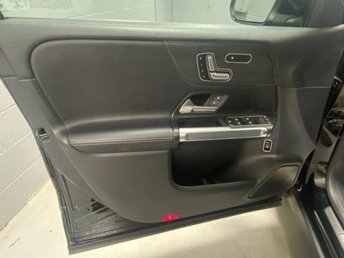 Used 2023 Mercedes-Benz GLB 250 4MATIC image 6
