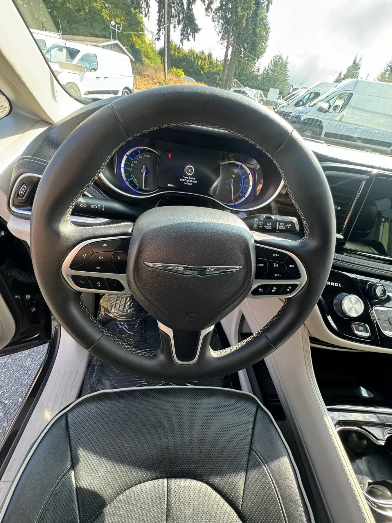 Used 2023 Chrysler Pacifica Limited FWD image 21