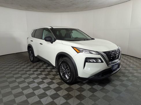 Used 2021 Nissan Rogue S image 5