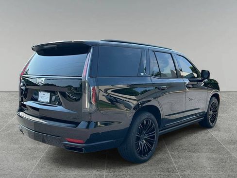 Certified 2024 Cadillac Escalade Sport Platinum w/ LPO, ONYX Package AWD/4WD image 5