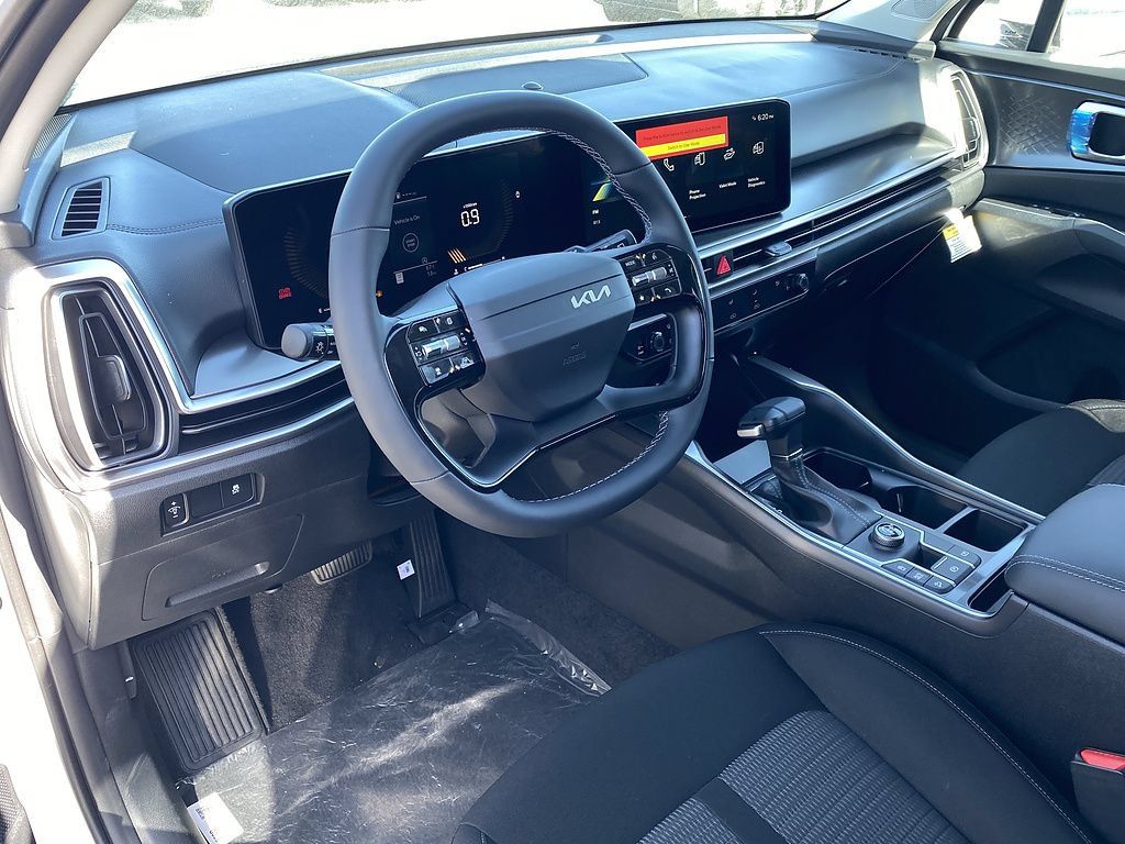 New 2026 Kia Sorento LX FWD image 12