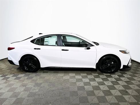 New 2026 Toyota Camry Hybrid image 9