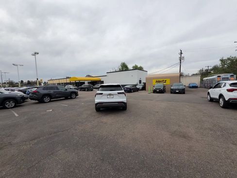 Used 2025 Chevrolet Equinox LT AWD/4WD image 16