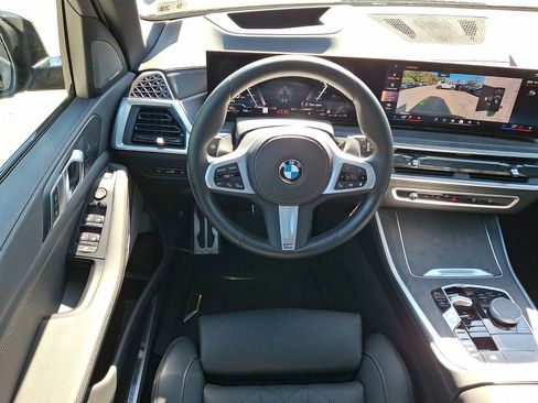 Certified 2024 BMW X5 xDrive40i w/ M Sport Package AWD/4WD image 12