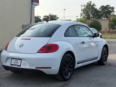 Used 2016 Volkswagen Beetle 1.8T Classic FWD image 8