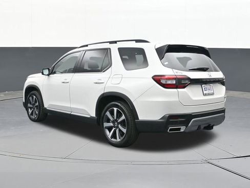 Used 2025 Honda Pilot Touring image 8