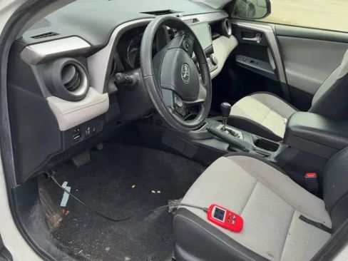 Used 2018 Toyota RAV4 XLE w/ Carpet Mat Package AWD/4WD image 2