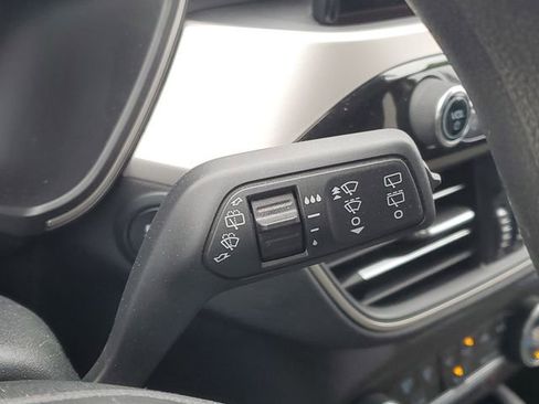 Used 2020 Ford Escape SE image 19