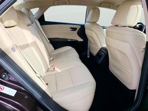 Used 2013 Toyota Avalon XLE image 12