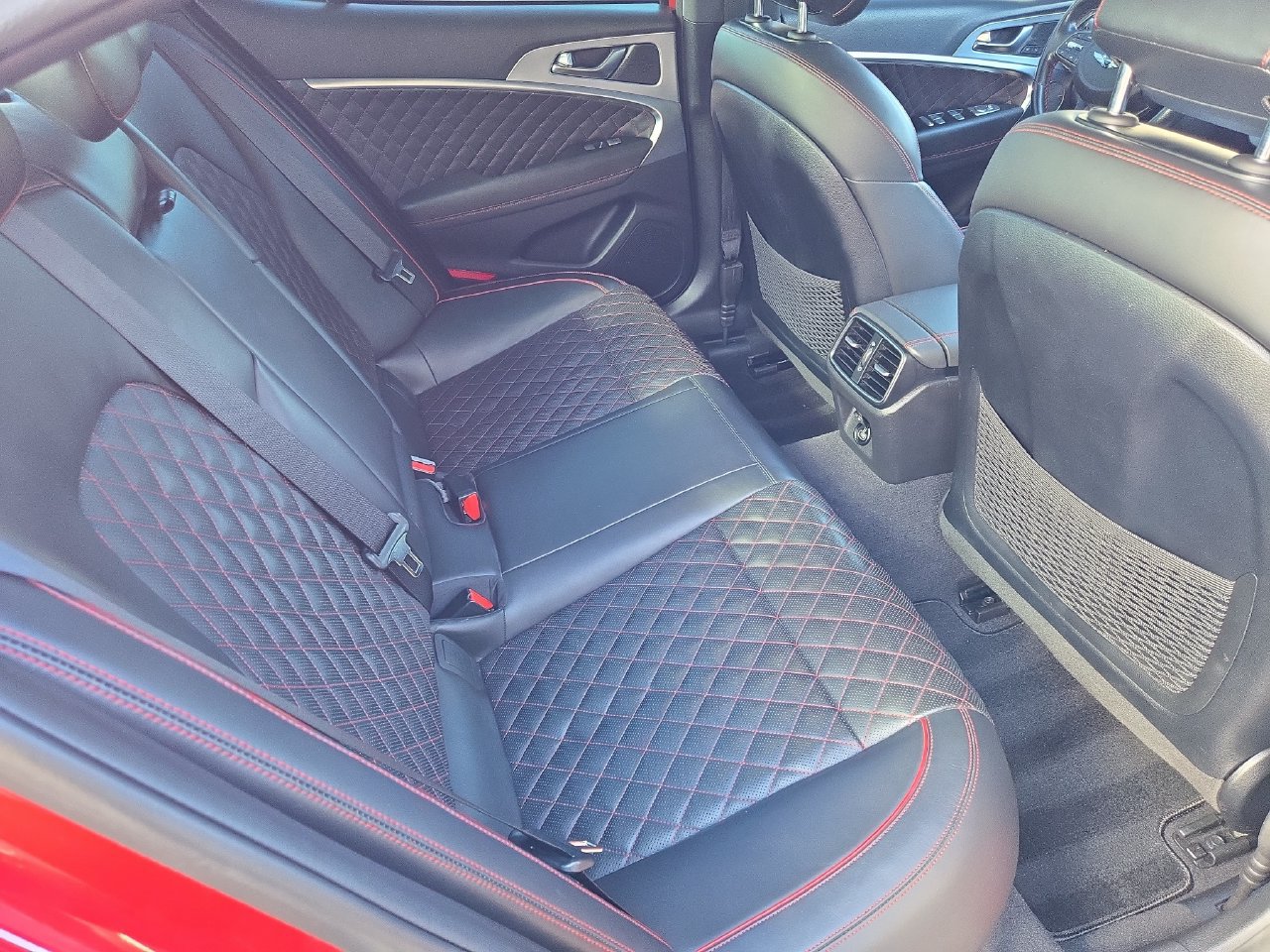 Used 2019 Genesis G70 3.3T Dynamic RWD image 11